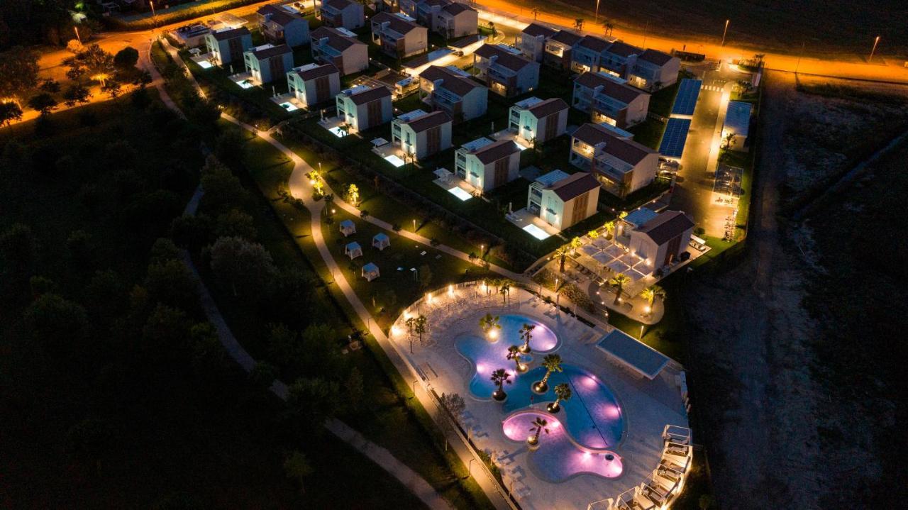 Pareus Beach Resort Caorle Bagian luar foto
