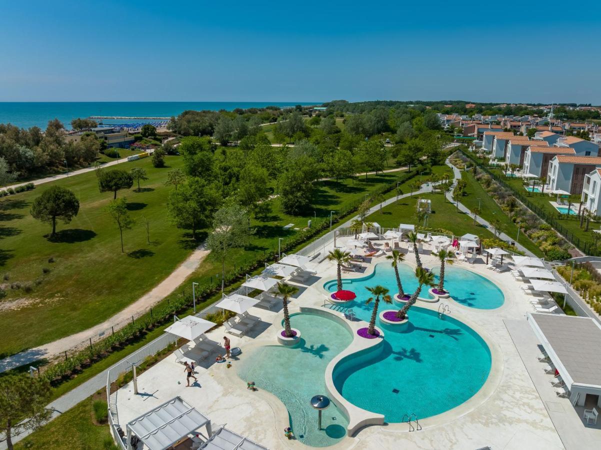 Pareus Beach Resort Caorle Bagian luar foto