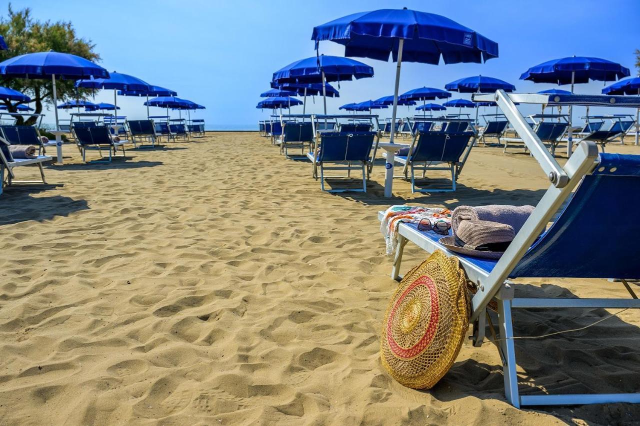 Pareus Beach Resort Caorle Bagian luar foto