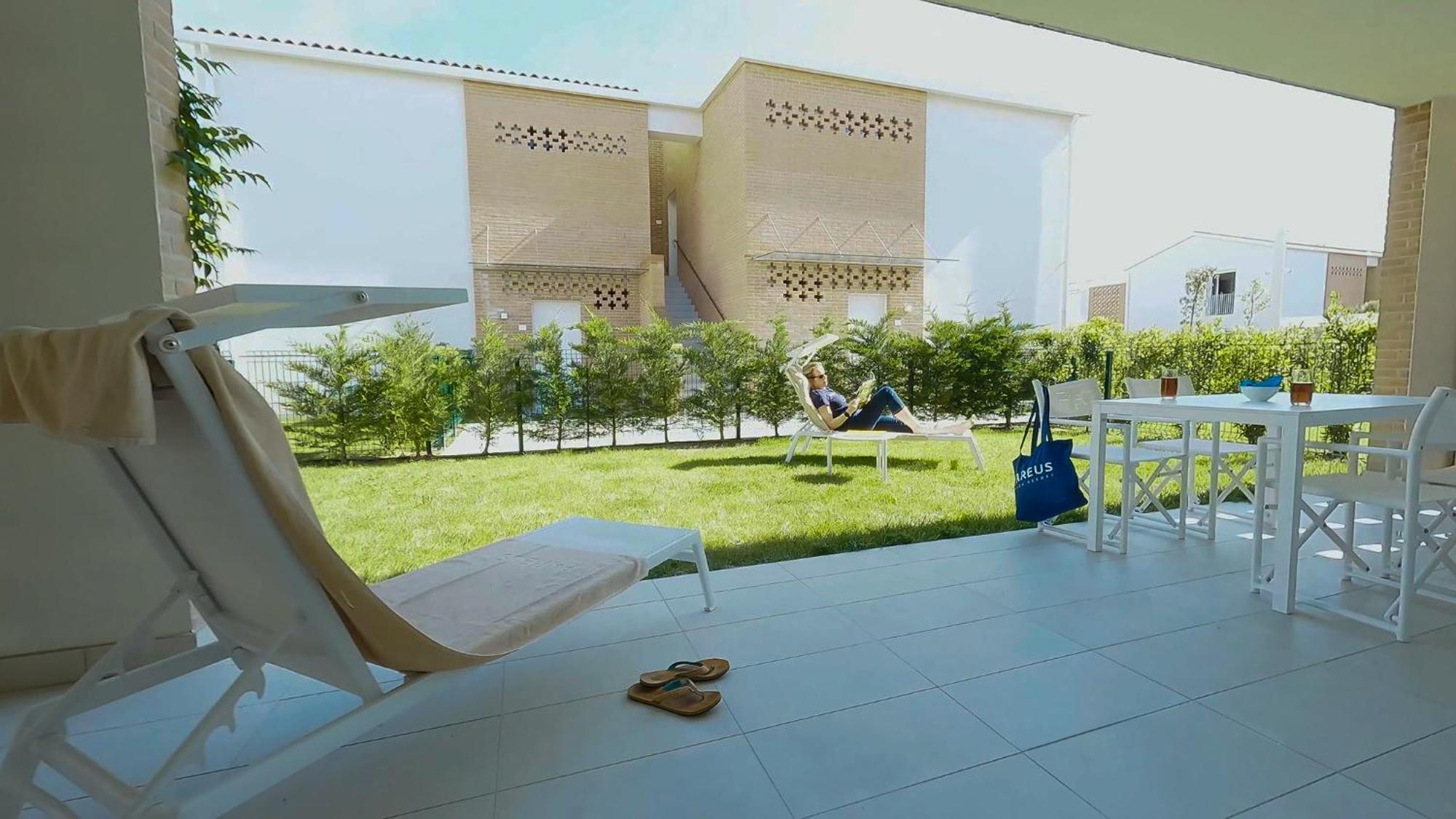 Pareus Beach Resort Caorle Bagian luar foto