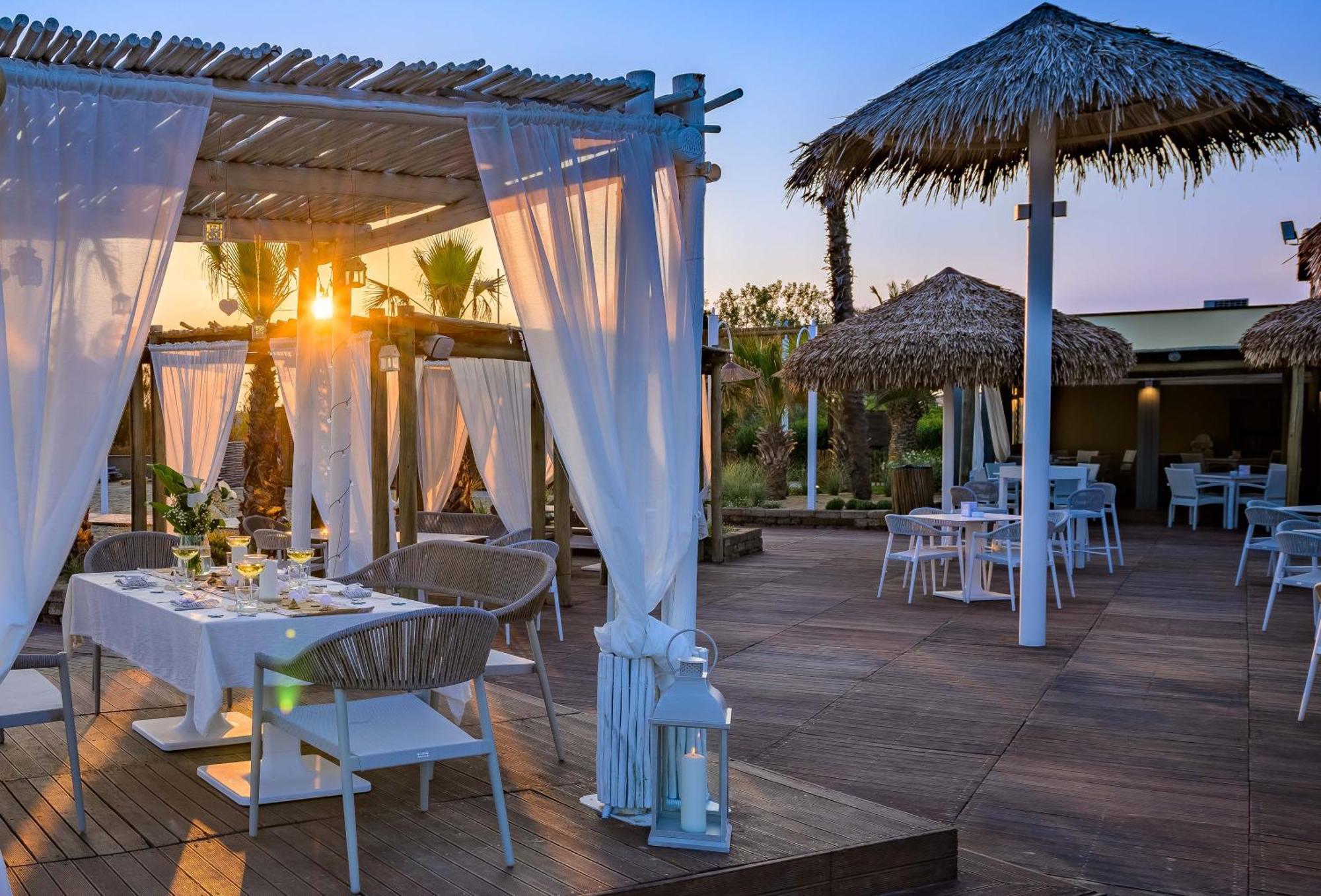 Pareus Beach Resort Caorle Bagian luar foto